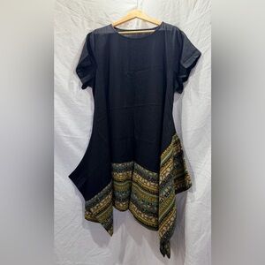 Black Short-Sleeve Tunic with Patterned Hem